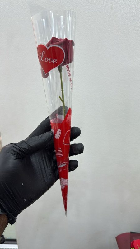 Rose Rouge LOVE simple - Fleur en forme de Cornet